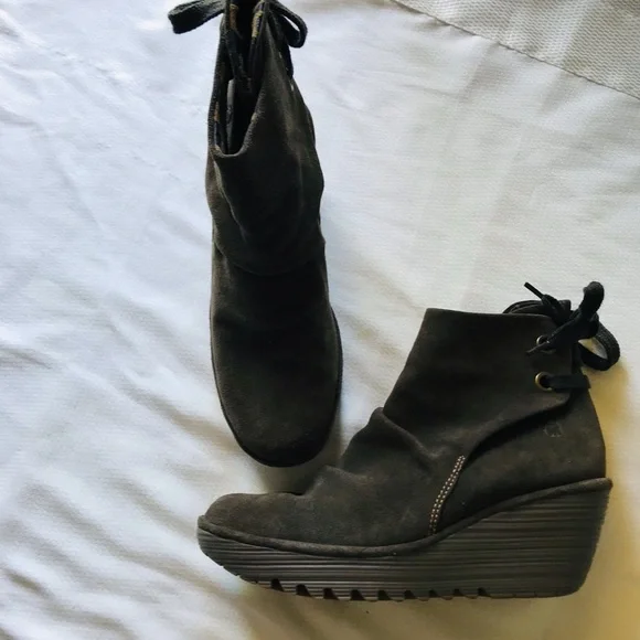 FLY LONDON SHOES YAMA SLUDGE GREEN SUEDE BOOTIES PLATFORM WEDGE ANKLE BOOT - Picture 8 of 13